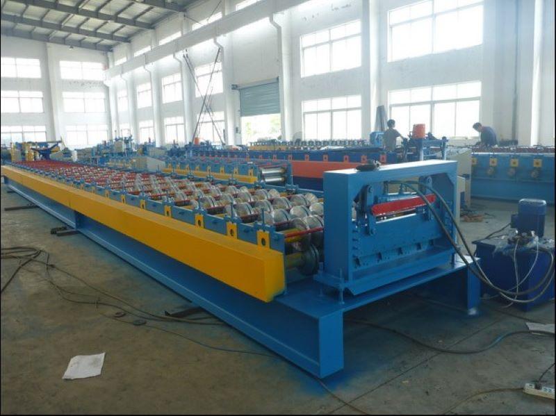 Floor decking forming machine