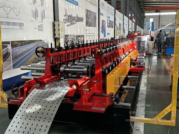 Fully Automatic 600 Cable Tray Making Machine Helps You Produce Quickly 6 The feeding path and forming section of the Cable Tray Making Machine