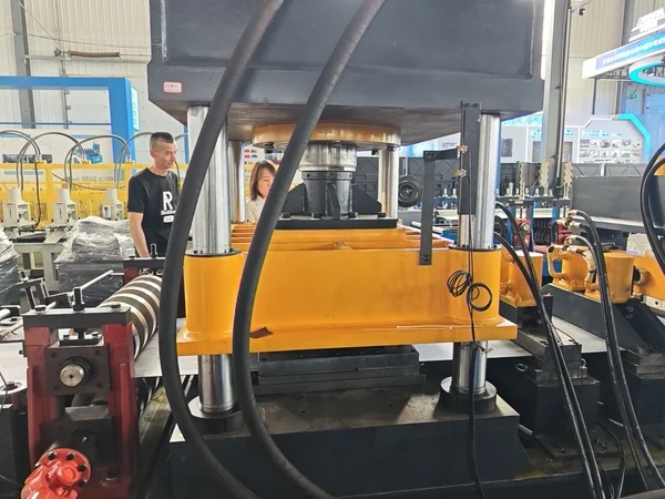 Road Guardrail Machine - Cutting Section Road Guardrail Machine - Cutting Section